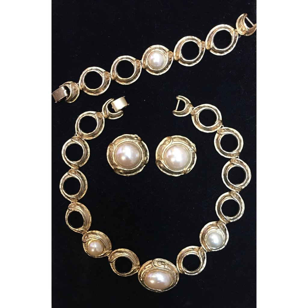 Pearl Vintage Jewelry Parure Set Necklace Bracelet And Earrings Golden Brush Pea